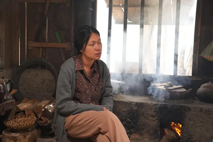 Những người mẹ ấn tượng trong Lật mặt 7 - Ảnh 6. Những người mẹ ấn tượng trong Lật mặt 7 - Ảnh 6.