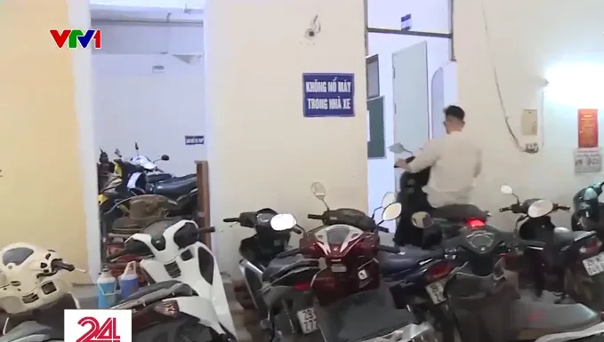 Bãi đỗ xe không phép: Từ rủi ro rình rập đến bị đe dọa ép phải gửi vào bãi - Ảnh 1.