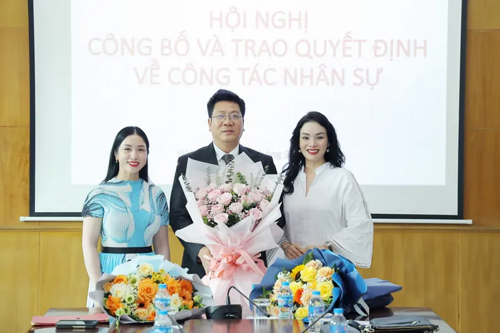 NSND Quốc Hưng làm Phó Giám đốc Phụ trách Học viện Âm nhạc Quốc gia Việt Nam - Ảnh 2. NSND Quốc Hưng làm Phó Giám đốc Phụ trách Học viện Âm nhạc Quốc gia Việt Nam - Ảnh 2.