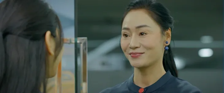 Lỡ hẹn với ngày xanh - Tập 39: Duyên bàng hoàng nghe bà Thu Lê tự nhận là mẹ ruột của mình - Ảnh 7. Lỡ hẹn với ngày xanh - Tập 39: Duyên bàng hoàng nghe bà Thu Lê tự nhận là mẹ ruột của mình - Ảnh 7.