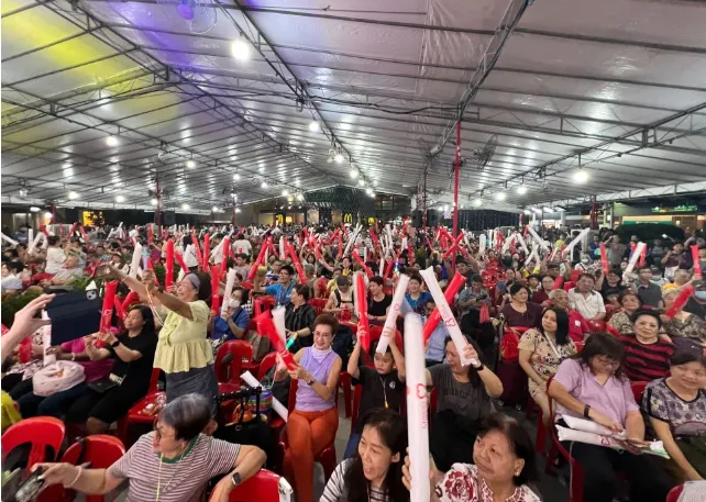 Ông Lawrence Wong tuyên thệ nhậm chức Thủ tướng Singapore - Ảnh 4. Ông Lawrence Wong tuyên thệ nhậm chức Thủ tướng Singapore - Ảnh 4.