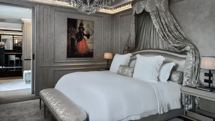 Khám phá khách sạn xa hoa Taylor Swift lưu trú tại điểm đến Paris của Eras Tour - Ảnh 2. Khám phá khách sạn xa hoa Taylor Swift lưu trú tại điểm đến Paris của Eras Tour - Ảnh 2.