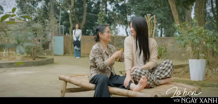Lỡ hẹn với ngày xanh - Tập 41: Giang tủi thân phát hiện mình bị trao nhầm với Duyên lúc lọt lòng - Ảnh 9. Lỡ hẹn với ngày xanh - Tập 41: Giang tủi thân phát hiện mình bị trao nhầm với Duyên lúc lọt lòng - Ảnh 9.