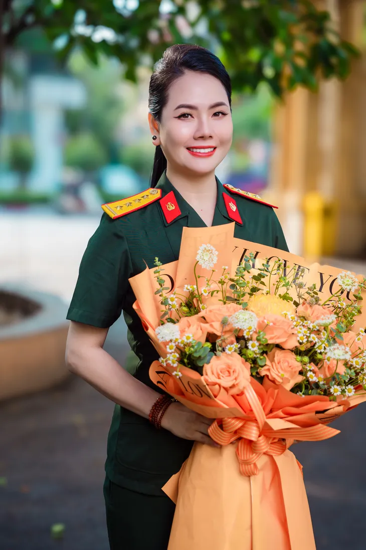 Tân Nhàn, Tự Long đến cổ vũ cô trò Lương Nguyệt Anh - Ảnh 1. Tân Nhàn, Tự Long đến cổ vũ cô trò Lương Nguyệt Anh - Ảnh 1.