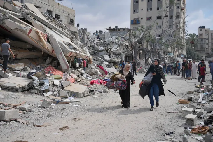 Người dân Dải Gaza điêu đứng do thiếu tiền mặt - Ảnh 1. Người dân Dải Gaza điêu đứng do thiếu tiền mặt - Ảnh 1.