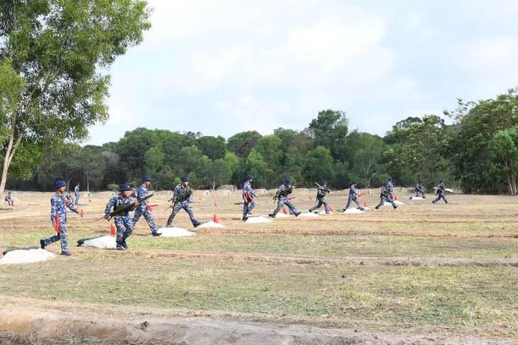 Vùng 5 Hải quân thực hành “3 tiếng nổ” cho chiến sĩ mới - Ảnh 10. Vùng 5 Hải quân thực hành “3 tiếng nổ” cho chiến sĩ mới - Ảnh 10.