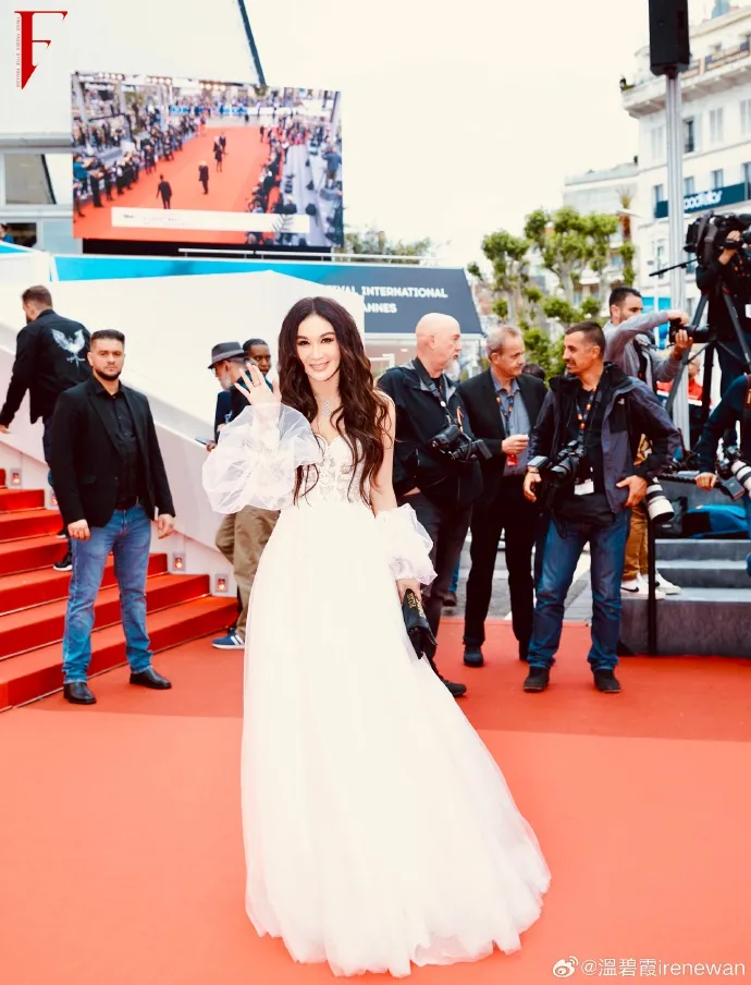 Sao Hoa ngữ so kè trên thảm đỏ Liên hoan phim Cannes - Ảnh 11. Sao Hoa ngữ so kè trên thảm đỏ Liên hoan phim Cannes - Ảnh 11.
