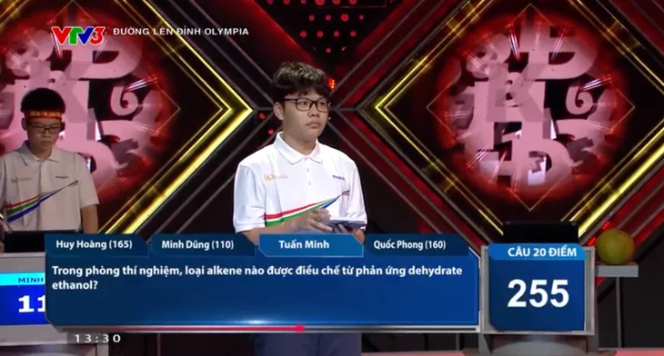 Đường lên đỉnh Olympia 2024: Nam sinh Hà Nội dẫn đầu với số điểm cao vượt bậc - Ảnh 6.