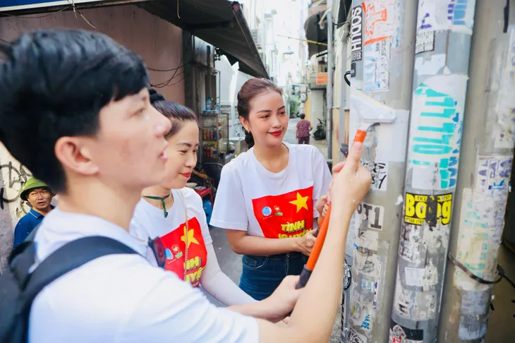 Nghệ sĩ hào hứng tham gia công trình bích họa “Việt Nam tươi đẹp” - Ảnh 1. Nghệ sĩ hào hứng tham gia công trình bích họa “Việt Nam tươi đẹp” - Ảnh 1.