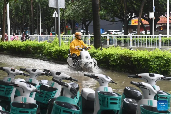 Ngập lụt do mưa lớn tại Nam Ninh, Trung Quốc - Ảnh 1. Ngập lụt do mưa lớn tại Nam Ninh, Trung Quốc - Ảnh 1.