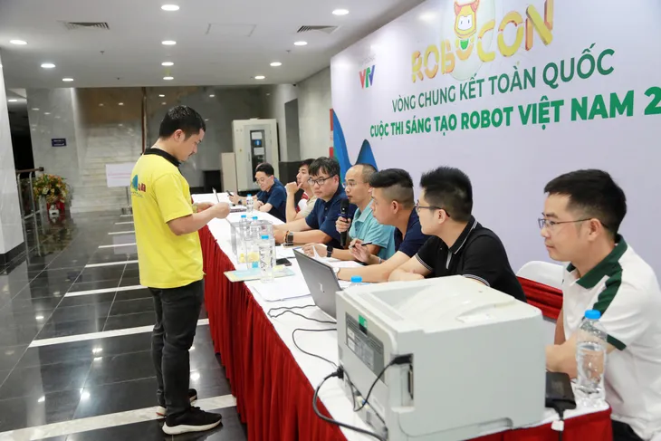 64 đội tuyển tham gia vòng sơ tuyển Robocon Việt Nam 2024 - Ảnh 17. 64 đội tuyển tham gia vòng sơ tuyển Robocon Việt Nam 2024 - Ảnh 17.
