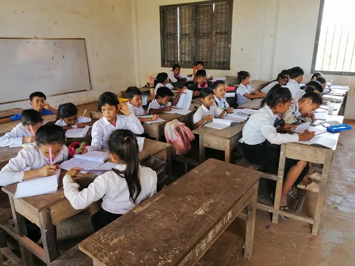 Campuchia cắt giảm giờ học do nắng nóng - Ảnh 1. Campuchia cắt giảm giờ học do nắng nóng - Ảnh 1.