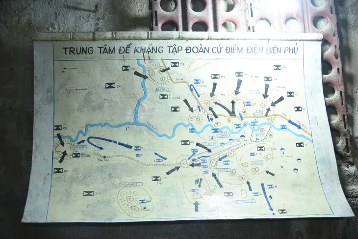 Hầm chỉ huy tướng Đờ Cát - nơi lá cờ “Quyết chiến - Quyết thắng” tung bay - Ảnh 8. Hầm chỉ huy tướng Đờ Cát - nơi lá cờ “Quyết chiến - Quyết thắng” tung bay - Ảnh 8.