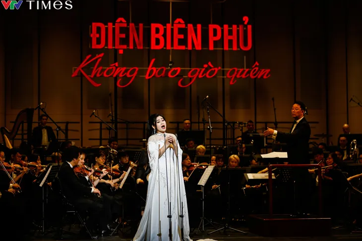 Chương trình biểu diễn nghệ thuật đặc biệt Điện Biên Phủ - không bao giờ quên - Ảnh 3. Chương trình biểu diễn nghệ thuật đặc biệt Điện Biên Phủ - không bao giờ quên - Ảnh 3.