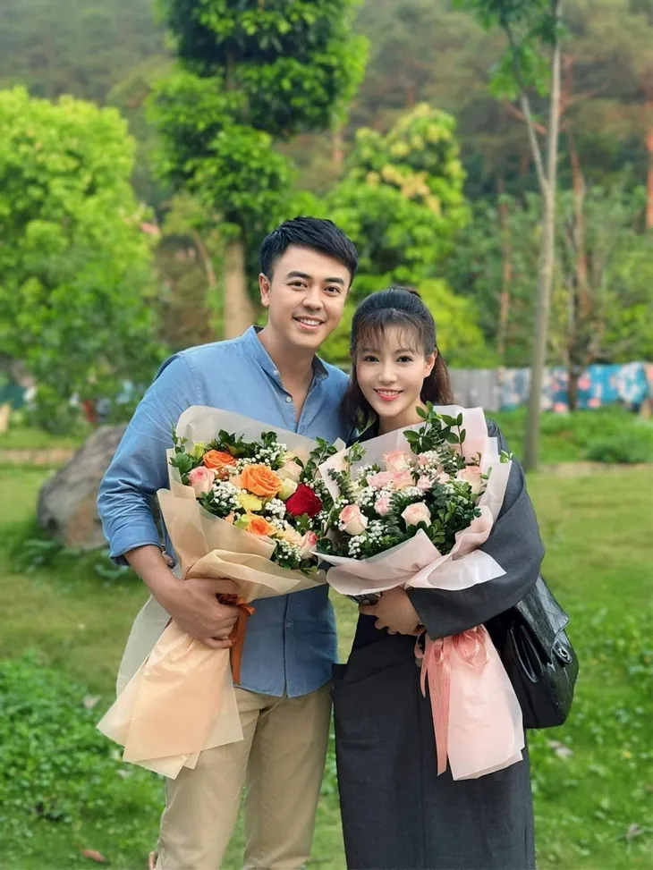 Loạt ảnh hậu trường siêu đáng yêu của ‘Người một nhà’ - Ảnh 18.