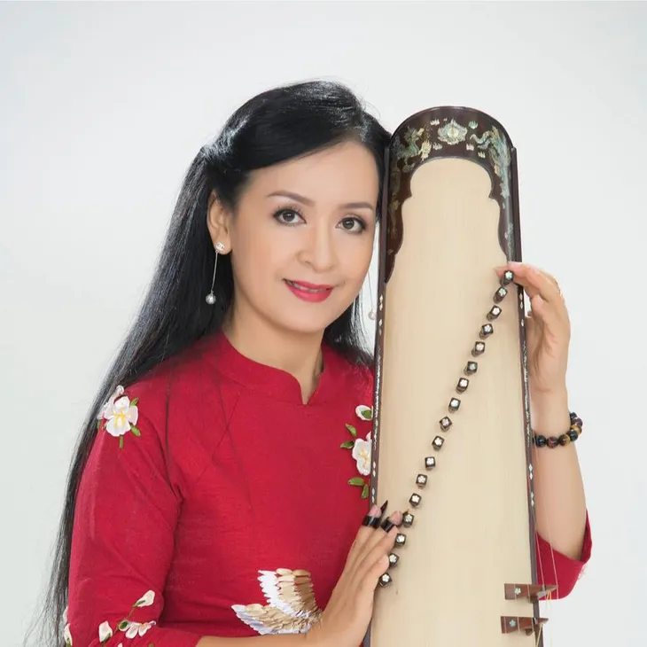 Người trẻ ngược lối tìm về âm nhạc truyền thống - Ảnh 3. Người trẻ ngược lối tìm về âm nhạc truyền thống - Ảnh 3.