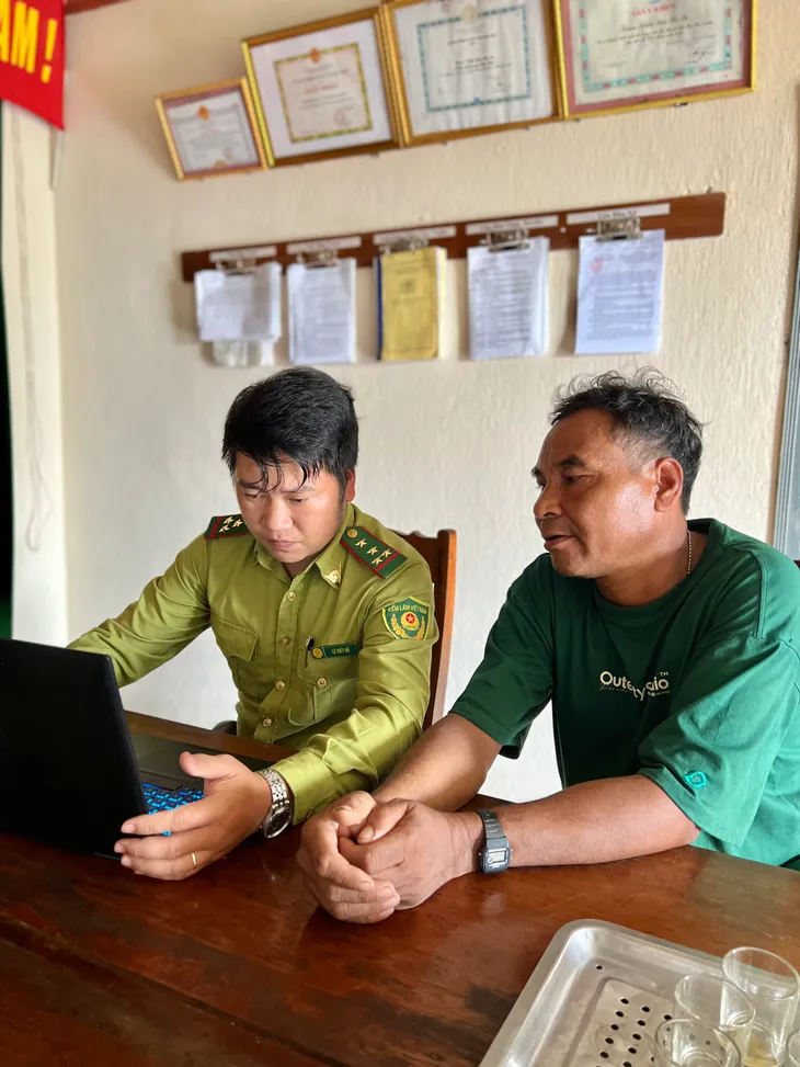 Kiểm lâm Việt Nam: Những người lính thầm lặng “chữa lành” rừng xanh - Ảnh 8. Kiểm lâm Việt Nam: Những người lính thầm lặng “chữa lành” rừng xanh - Ảnh 8.