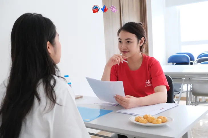 Ngày hội việc làm mang cơ hội nghề nghiệp cho gần 400 sinh viên tại Hà Nội - Ảnh 7. Ngày hội việc làm mang cơ hội nghề nghiệp cho gần 400 sinh viên tại Hà Nội - Ảnh 7.
