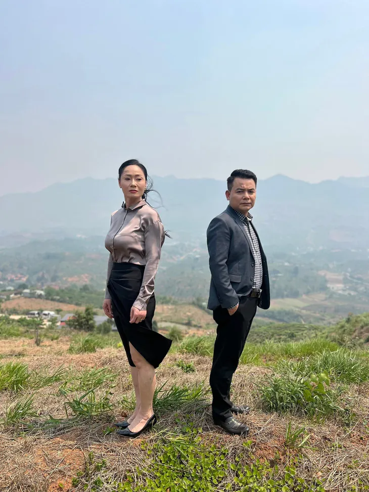 Dàn diễn viên Lỡ hẹn với ngày xanh bùi ngùi tạm biệt khán giả - Ảnh 3. Dàn diễn viên Lỡ hẹn với ngày xanh bùi ngùi tạm biệt khán giả - Ảnh 3.