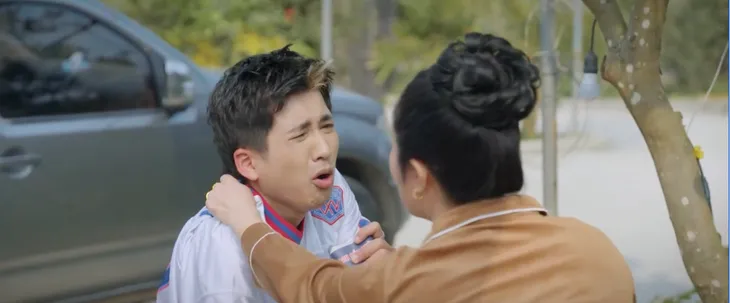 Những nẻo đường gần xa - Tập 1: Bảo báo thủ lén lấy tiền của mẹ, Dũng không muốn trở về quê - Ảnh 1.