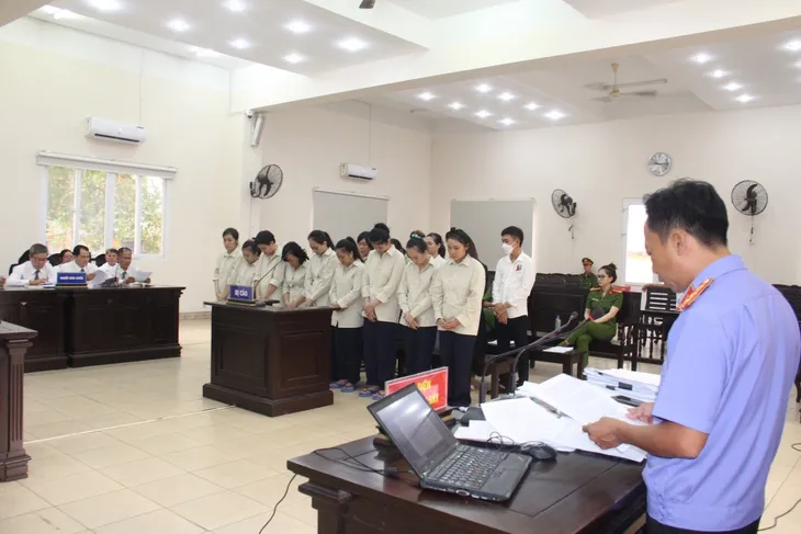 Bình Dương: Tuyên án đối với 15 bị cáo trong vụ án mua bán trẻ sơ sinh - Ảnh 1. Bình Dương: Tuyên án đối với 15 bị cáo trong vụ án mua bán trẻ sơ sinh - Ảnh 1.