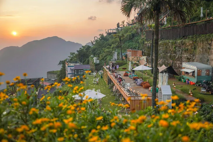 Du lịch Tam Đảo nhất định phải ghé Tiệm cafe với view triệu đô này - Ảnh 1.