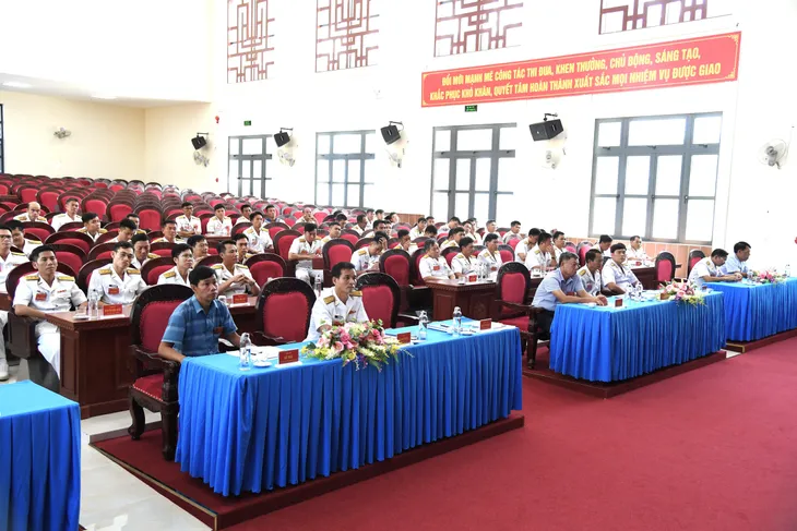 Vùng 5 Hải quân . Hoàn thành xuất sắc phong trào thi đua Quyết thắng giai đoạn 2019-2024 - Ảnh 3. Vùng 5 Hải quân . Hoàn thành xuất sắc phong trào thi đua Quyết thắng giai đoạn 2019-2024 - Ảnh 3.
