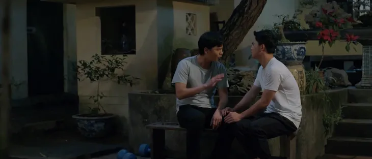 Những nẻo đường gần xa - Tập 3: Vừa lên thành phố, Bảo và Hùng đã bị bắt lên đồn công an - Ảnh 11.