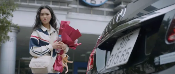 Những nẻo đường gần xa - Tập 3: Vừa lên thành phố, Bảo và Hùng đã bị bắt lên đồn công an - Ảnh 17.