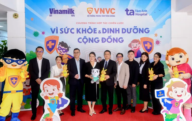 Vinamilk bắt tay cùng nhiều đối tác y tế lớn đẩy mạnh chăm sóc dinh dưỡng, sức khỏe cộng đồng - Ảnh 3. Vinamilk bắt tay cùng nhiều đối tác y tế lớn đẩy mạnh chăm sóc dinh dưỡng, sức khỏe cộng đồng - Ảnh 3.