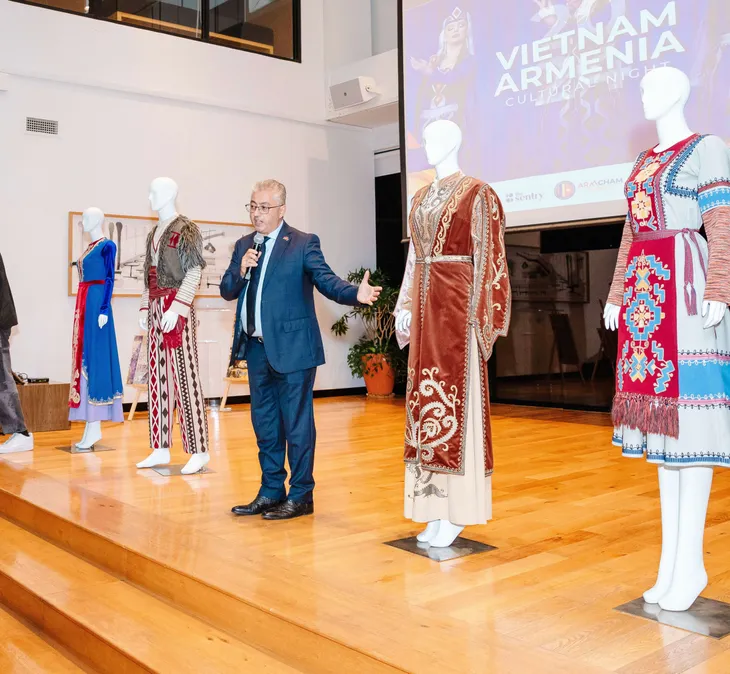 Đêm văn hóa Armenia lần đầu tiên tổ chức tại Việt Nam - Ảnh 4. Đêm văn hóa Armenia lần đầu tiên tổ chức tại Việt Nam - Ảnh 4.