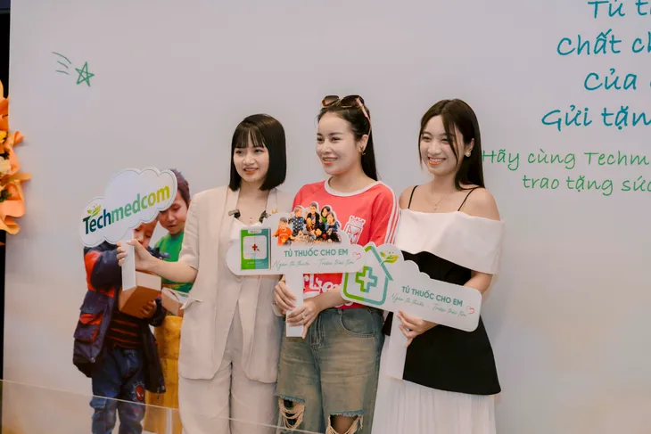 Ra mắt Dự án thiện nguyện Tủ thuốc cho em - Ngàn tủ thuốc, Triệu trái tim - Ảnh 5. Ra mắt Dự án thiện nguyện Tủ thuốc cho em - Ngàn tủ thuốc, Triệu trái tim - Ảnh 5.