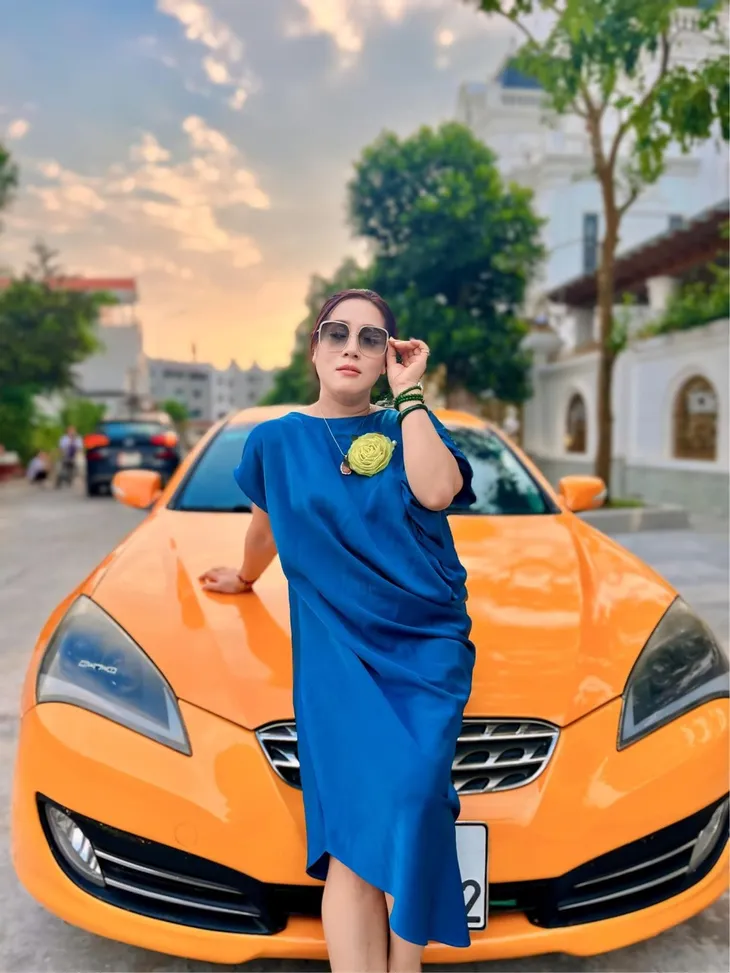 Hồ Ngọc Hà đọ sắc bên Thư Kỳ, Huyền Lizzie khoe đường cong gợi cảm - Ảnh 7. Hồ Ngọc Hà đọ sắc bên Thư Kỳ, Huyền Lizzie khoe đường cong gợi cảm - Ảnh 7.