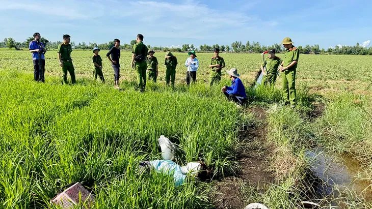 Khởi tố đối tượng gây tai nạn chết người từ việc sử dụng điện bẫy chuột - Ảnh 2. Khởi tố đối tượng gây tai nạn chết người từ việc sử dụng điện bẫy chuột - Ảnh 2.
