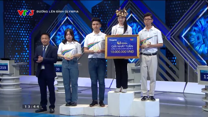 Đường lên đỉnh Olympia 2024: Nữ sinh Hà Nội suýt tuột mất vòng nguyệt quế - Ảnh 10. Đường lên đỉnh Olympia 2024: Nữ sinh Hà Nội suýt tuột mất vòng nguyệt quế - Ảnh 10.