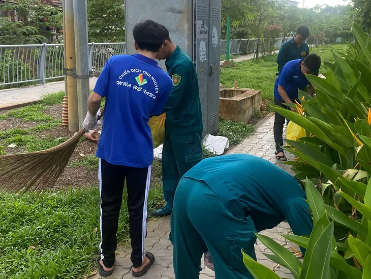 “Ngày chủ nhật xanh” cho thành phố thêm sạch - Ảnh 1. “Ngày chủ nhật xanh” cho thành phố thêm sạch - Ảnh 1.
