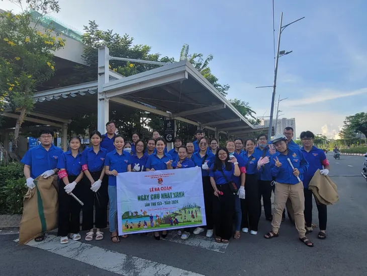 “Ngày chủ nhật xanh” cho thành phố thêm sạch - Ảnh 5. “Ngày chủ nhật xanh” cho thành phố thêm sạch - Ảnh 5.