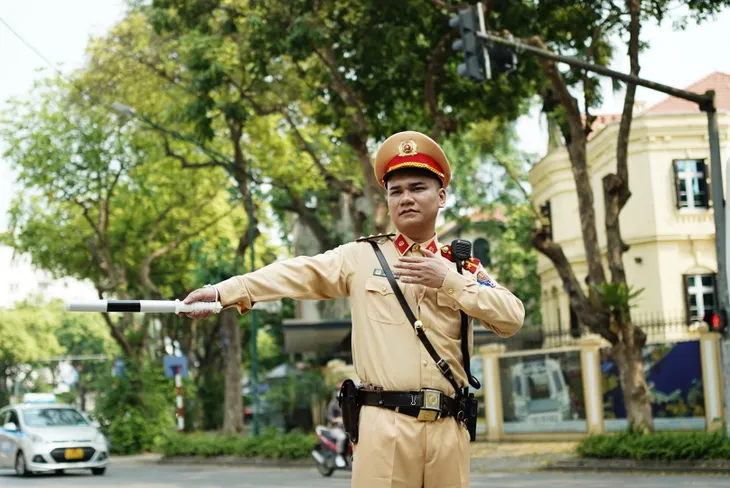 Dương Hoàng Yến cùng Khắc Việt hát về tình yêu quê hương đất nước - Ảnh 3.
