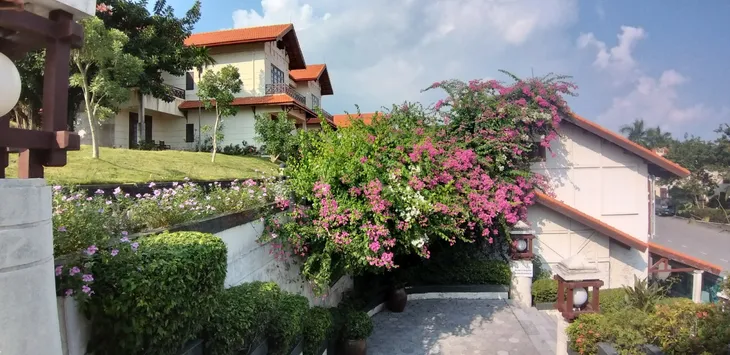 Việc thu phí dịch vụ vui chơi trên bãi tắm Tuần Châu là đúng quy định - Ảnh 1. Việc thu phí dịch vụ vui chơi trên bãi tắm Tuần Châu là đúng quy định - Ảnh 1.
