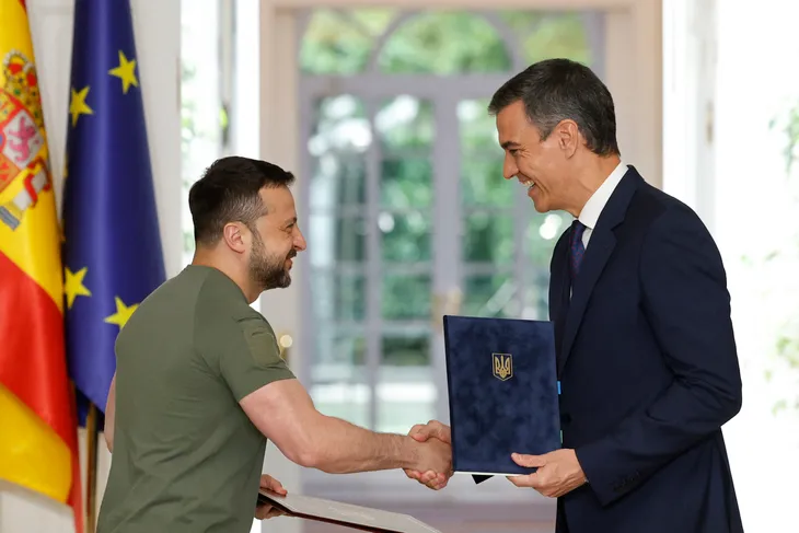 Tổng thống Ukraine thăm Tây Ban Nha - Ảnh 1. Tổng thống Ukraine thăm Tây Ban Nha - Ảnh 1.