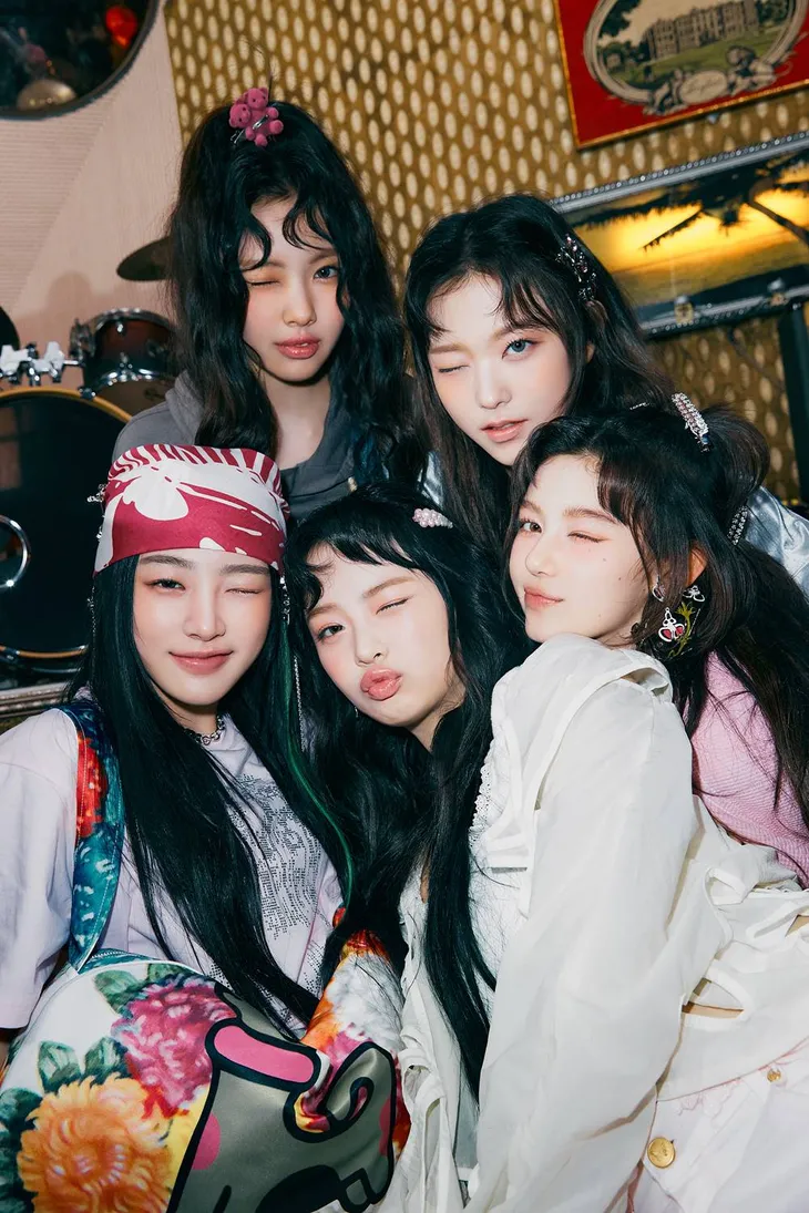 Thần tượng K-Pop liên tục nhận thư nặc danh đe dọa sự sống - Ảnh 1. Thần tượng K-Pop liên tục nhận thư nặc danh đe dọa sự sống - Ảnh 1.