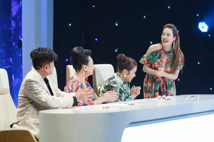 Chị đẹp Thu Phương ca cải lương ra sao? - Ảnh 1. Chị đẹp Thu Phương ca cải lương ra sao? - Ảnh 1.