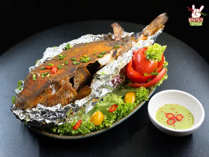 Nhập gia tùy tục: Kyo York - Micka Chu “đại chiến” cá bò hòm nướng muối ớt - Ảnh 7. Nhập gia tùy tục: Kyo York - Micka Chu “đại chiến” cá bò hòm nướng muối ớt - Ảnh 7.