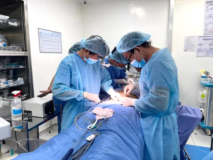 Cách phát hiện sớm biến chứng sau khi phẫu thuật nâng ngực tại nhà - Ảnh 3. Cách phát hiện sớm biến chứng sau khi phẫu thuật nâng ngực tại nhà - Ảnh 3.