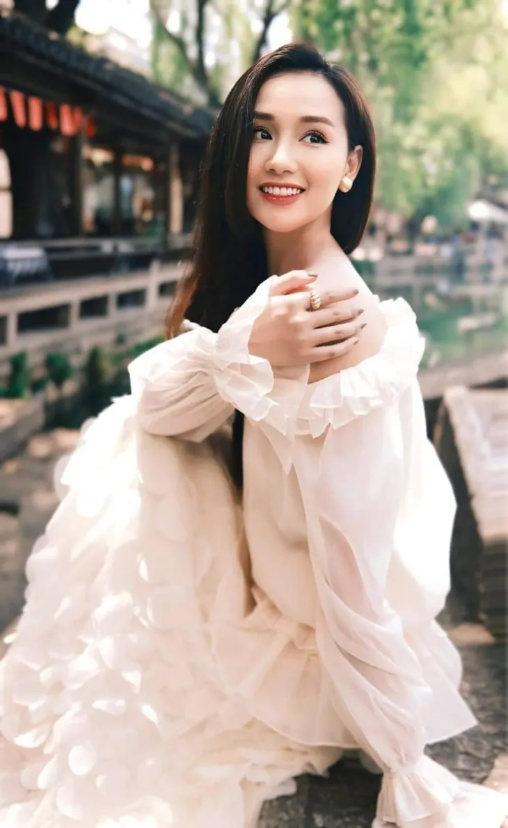 Hình ảnh ít ỏi từ đám cưới Đinh Mạnh Ninh, Hồ Ngọc Hà cảm ơn bạn trai - Ảnh 8. Hình ảnh ít ỏi từ đám cưới Đinh Mạnh Ninh, Hồ Ngọc Hà cảm ơn bạn trai - Ảnh 8.