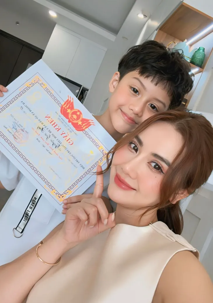 Xuân Bắc dự lễ trưởng thành của con trai - Ảnh 2. Xuân Bắc dự lễ trưởng thành của con trai - Ảnh 2.