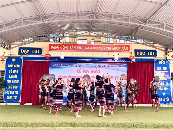 Ra mắt mô hình sinh hoạt văn hóa cồng chiêng gắn với phát triển du lịch - Ảnh 1. Ra mắt mô hình sinh hoạt văn hóa cồng chiêng gắn với phát triển du lịch - Ảnh 1.