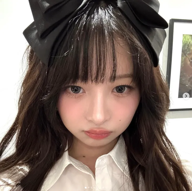 7 phụ kiện K-Pop cứu cánh phong cách thời trang mà không cần thay tủ quần áo - Ảnh 1. 7 phụ kiện K-Pop cứu cánh phong cách thời trang mà không cần thay tủ quần áo - Ảnh 1.