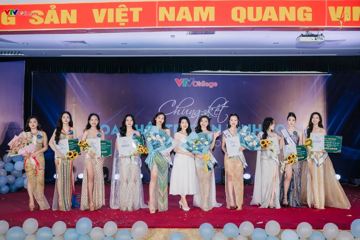 Bùi Quỳnh Như giành vương miện Hoa khôi Truyền hình 2024 - Ảnh 1. Bùi Quỳnh Như giành vương miện Hoa khôi Truyền hình 2024 - Ảnh 1.