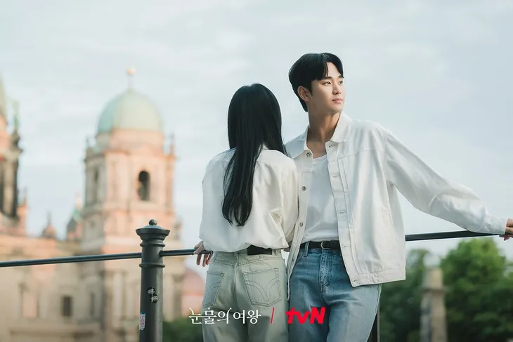 Loạt ảnh ngọt ngào kỷ niệm ngày cưới của cặp đôi Nữ hoàng nước mắt - Ảnh 5. Loạt ảnh ngọt ngào kỷ niệm ngày cưới của cặp đôi Nữ hoàng nước mắt - Ảnh 5.